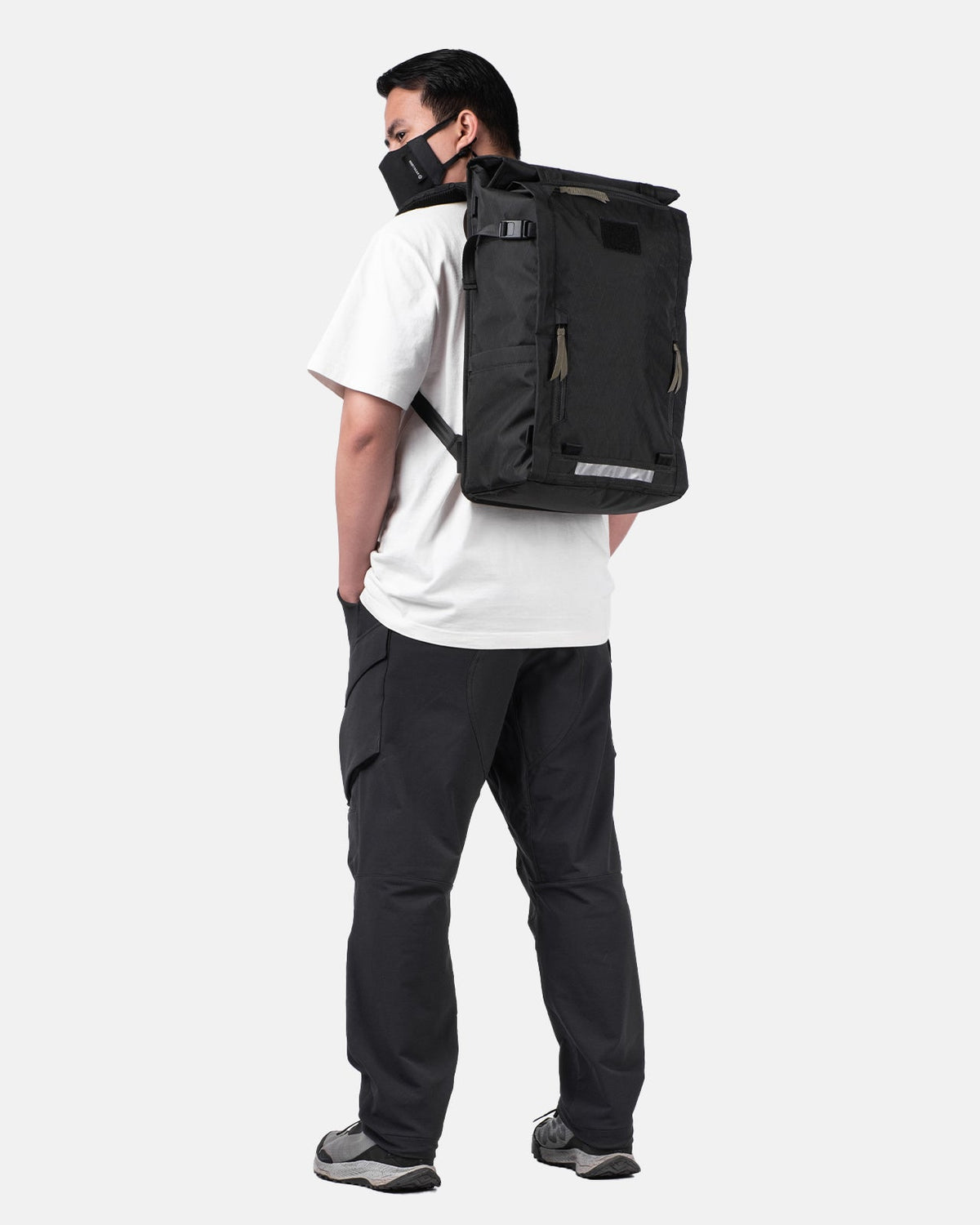 ORBITGEARメッセンジャーバッグ hqdefault.jpg
